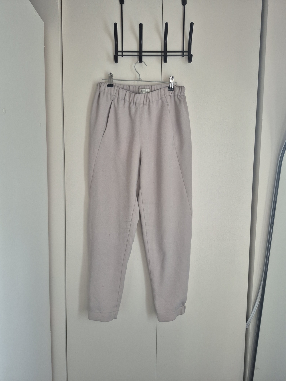 Babaton Light Pink Elastic-Waist Tapered Joggers